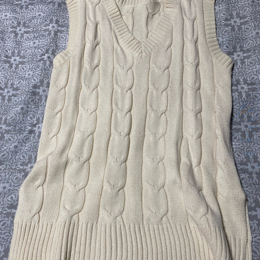 SHEIN Cream V-Neck Cable Knit Sweater Vest